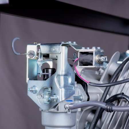 Бензиновый генератор с электростартером и коннектором автоматики FUBAG BS 7500 A ES в Перми фото